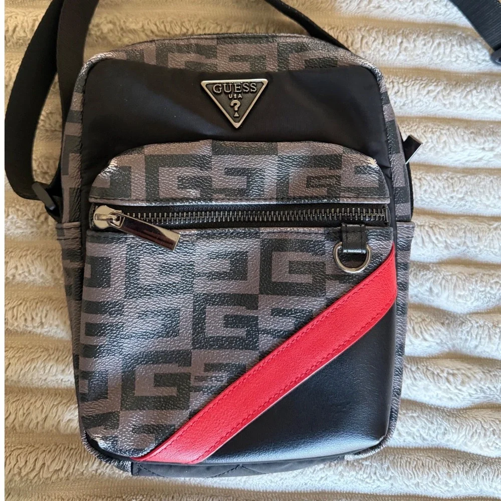 Guess USA Crossbody Messenger Bag Grey Black Geometric Logo‎ Red Stripe Small